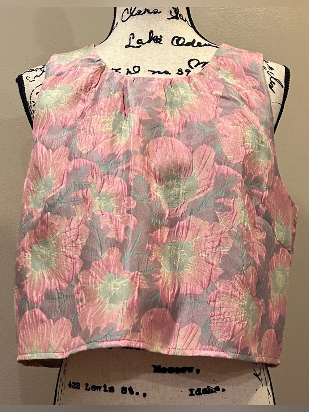 Abbey Glass Sleeveless Crop Top Pink Paradise - Picture 14 of 15